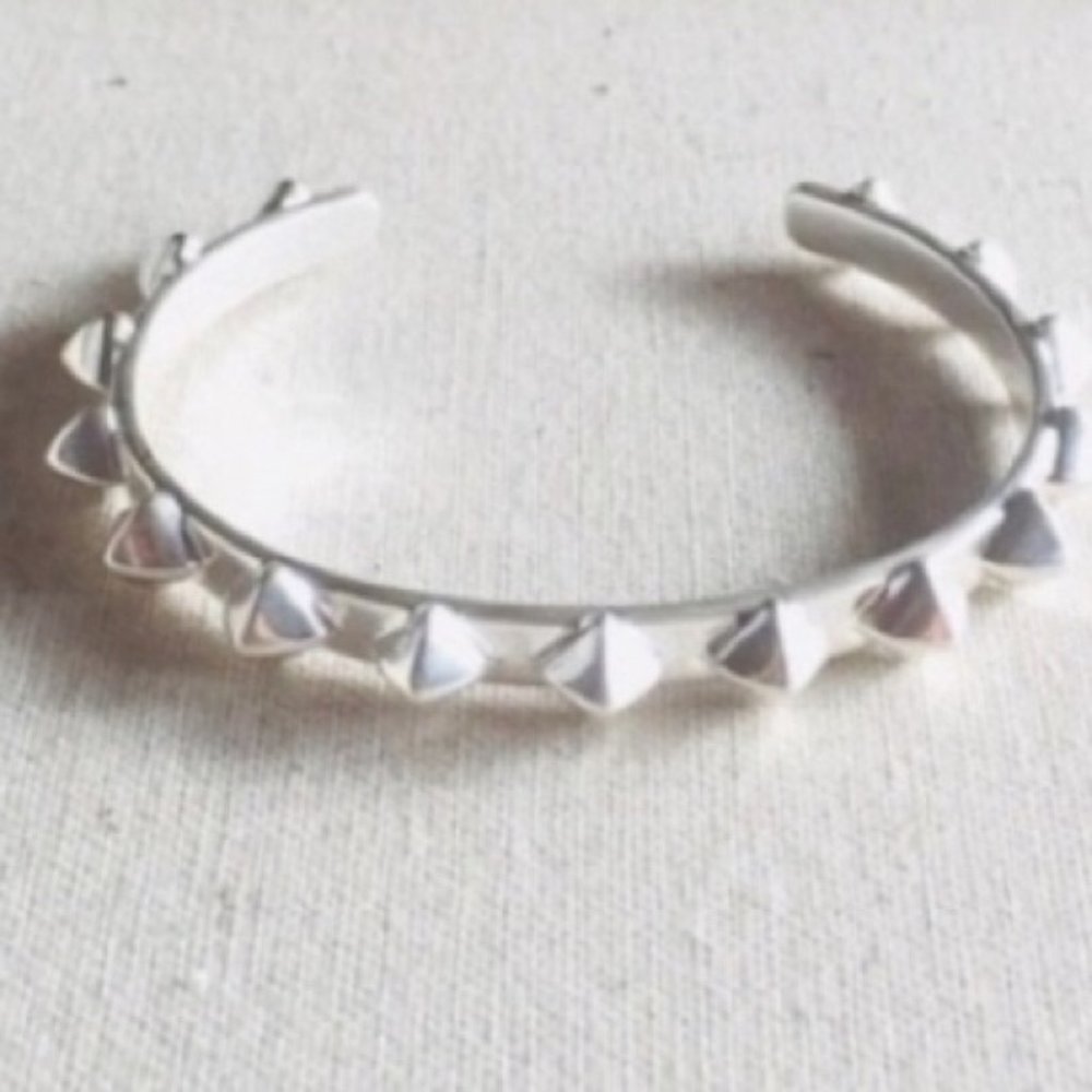 Stella & Dot SILVER Pyramid Stud Cuff Brac…